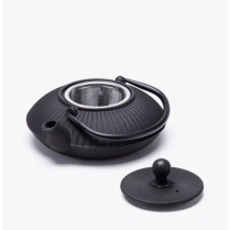 cast iron teapot (Marugata)